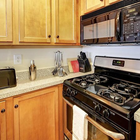 לואיוויל Restaurant Row Townhouse 2 King Bedrooms מראה חיצוני תמונה