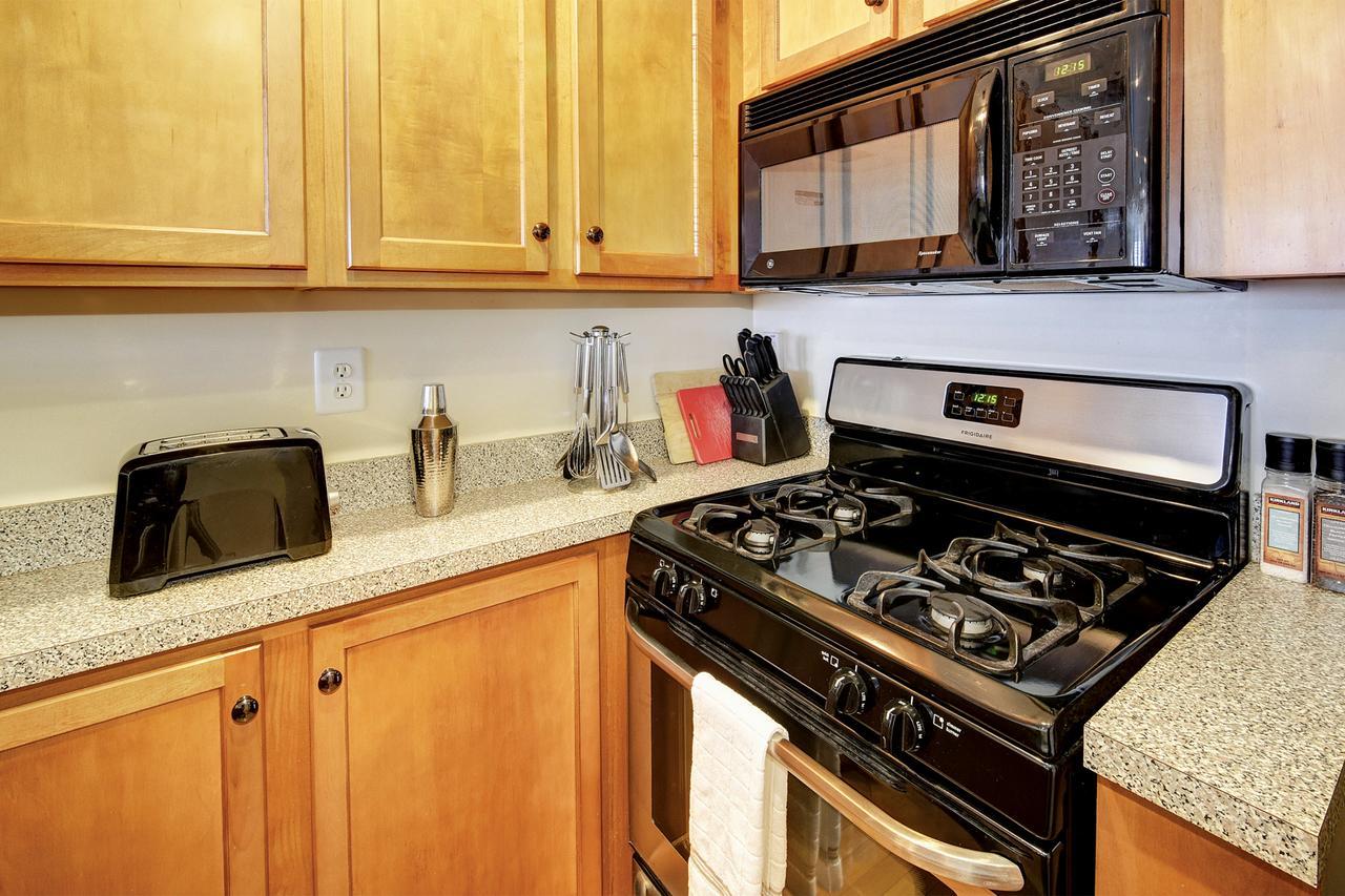 לואיוויל Restaurant Row Townhouse 2 King Bedrooms מראה חיצוני תמונה