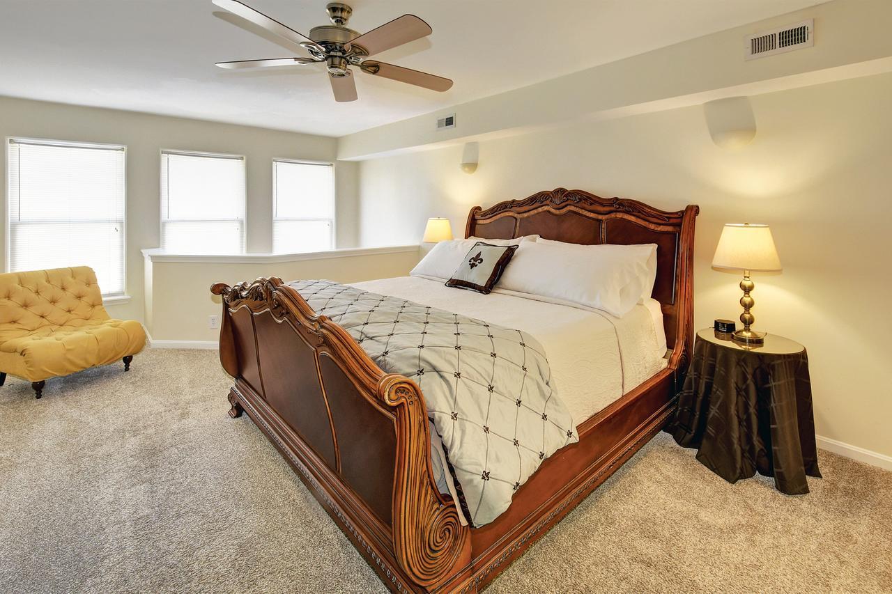 לואיוויל Restaurant Row Townhouse 2 King Bedrooms מראה חיצוני תמונה